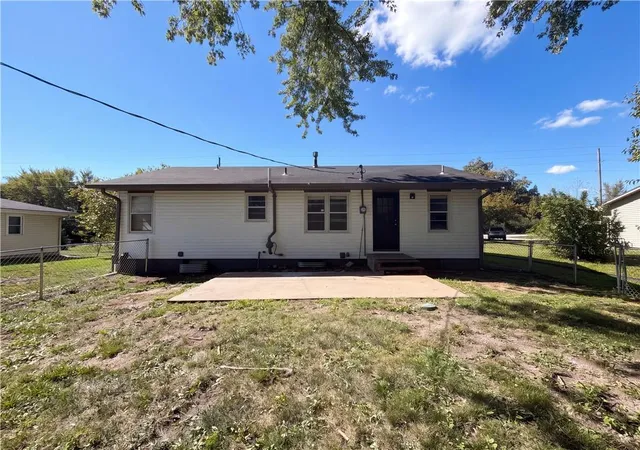 Photo 4 of Single family home for sale at 21809 S Peculiar Dr, Peculiar, MO 64078 | MLS# 2646203 | Listing updated on 2026-10-10