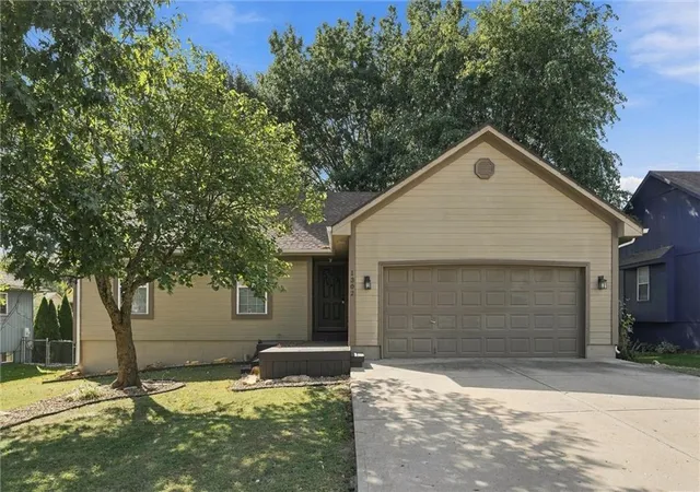 Photo 1 of Single family home for sale at 1302 Deena St, Pleasant Hill, MO 64080 | MLS# 2646212 | Listing updated on 2026-10-17