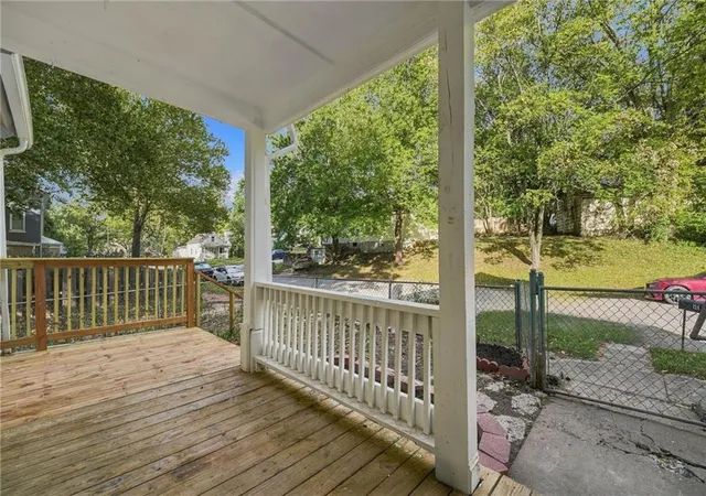 Photo 4 of Single family home for sale at 720 W 7th Street, Leavenworth, KS 66048 | MLS# 2646214 | Listing updated on 2026-10-19