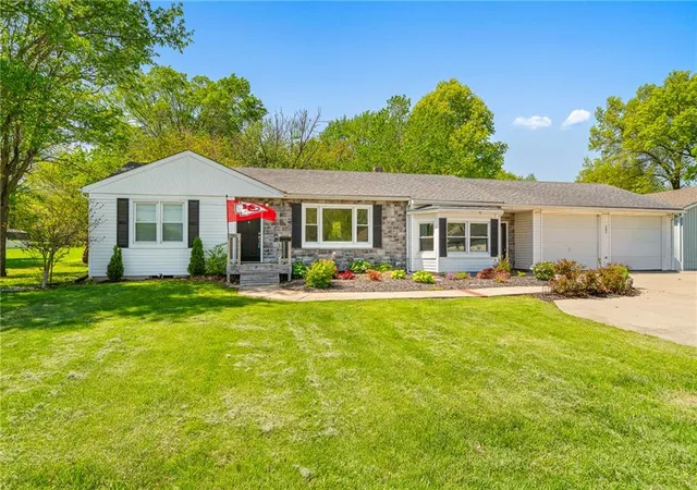 Single family home for sale at 107 S Johnson Dr, Odessa, MO 64076 | MLS# 2646215