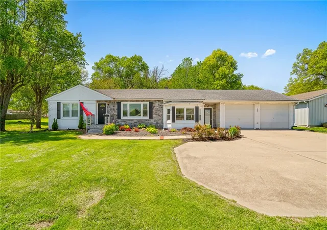 Photo 3 of Single family home for sale at 107 S Johnson Dr, Odessa, MO 64076 | MLS# 2646215 | Listing updated on 2026-10-08