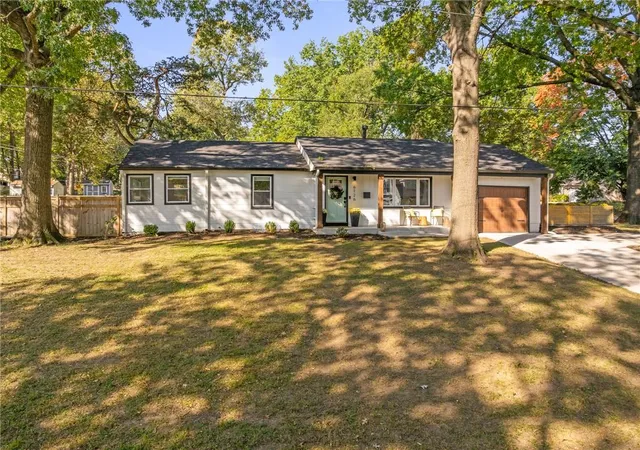 Photo 1 of Sale Pending at 6126 Granada St, Fairway, KS 66205 | MLS# 2646216 | Listing updated on 2026-10-17