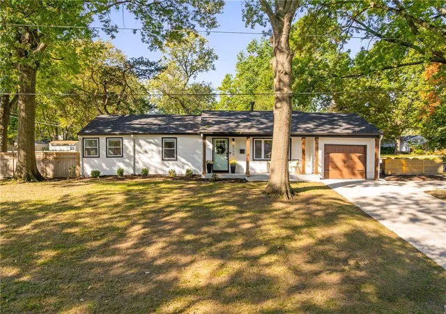 Photo 3 of Sale Pending at 6126 Granada St, Fairway, KS 66205 | MLS# 2646216 | Listing updated on 2026-10-17