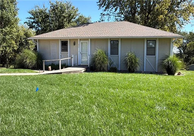 Photo 2 of Single family home for sale at 604 S Washington St, Oregon, MO 64473 | MLS# 2646217 | Listing updated on 2026-10-08