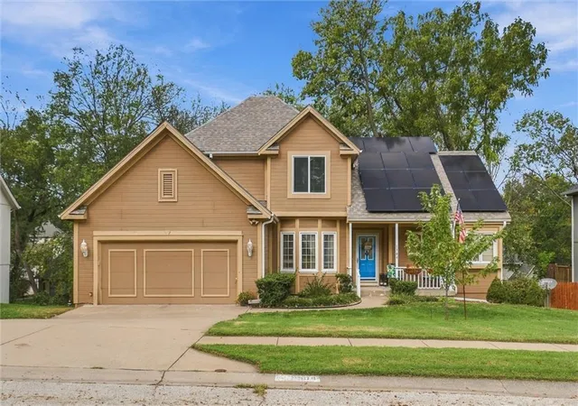 Single family home for sale at 1504 NE 80th Place, Kansas City, MO 64118 | MLS# 2646219