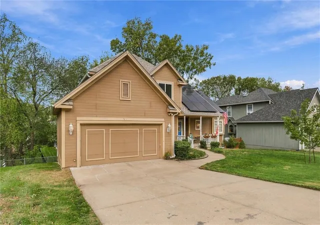 Photo 3 of Single family home for sale at 1504 Ne 80th Place, Kansas City, MO 64118 | MLS# 2646219 | Listing updated on 2026-10-22