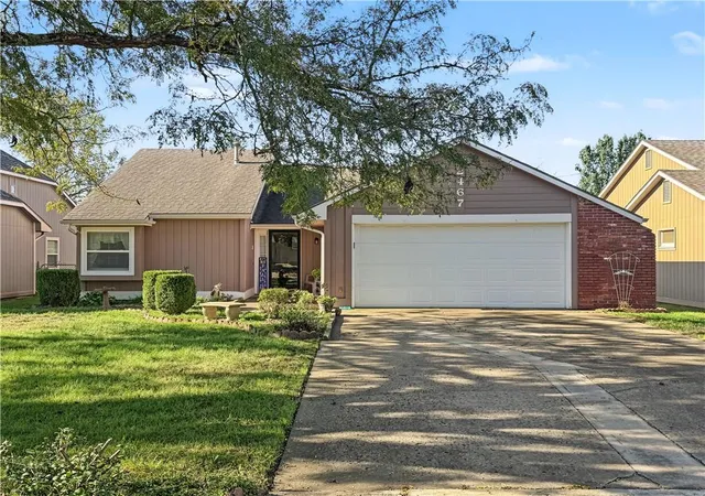 Single family home for sale at 2467 Brookside Dr, Lawrence, KS 66047 | MLS# 2646221