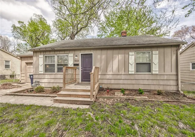 Photo 3 of Single family home for sale at 8425 Boone St, Kansas City, MO 64114 | MLS# 2646223 | Listing updated on 2026-10-20