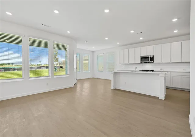 Photo 1 of Single family home for sale at 4004 NE Apple Grv Dr, Lees Summit, MO 64064 | MLS# 2646224 | Listing updated on 2026-10-08