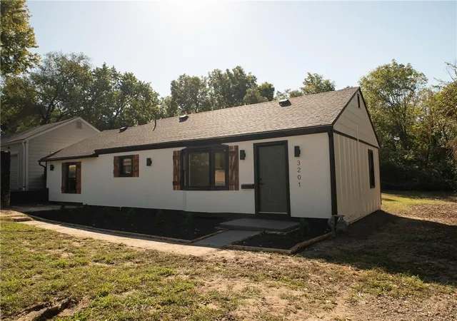 Photo 1 of Single family home for sale at 3201 Hagemann St, Kansas City, KS 66106 | MLS# 2646225 | Listing updated on 2026-10-09