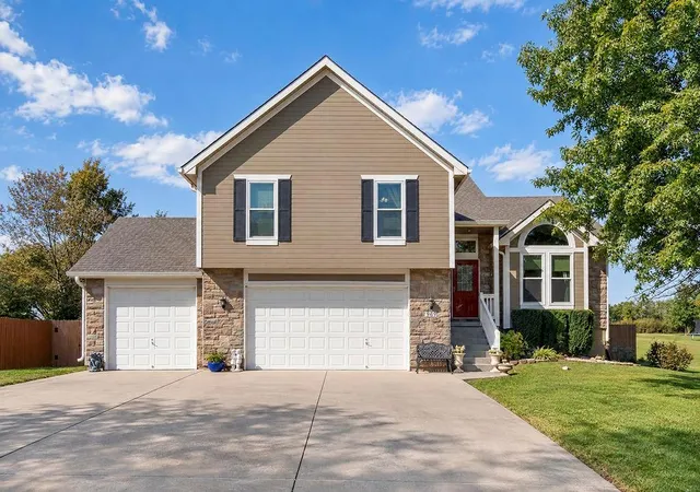 Photo 1 of Single family home for sale at 993 Sicklebar Dr, Peculiar, MO 64078 | MLS# 2646229 | Listing updated on 2026-10-13