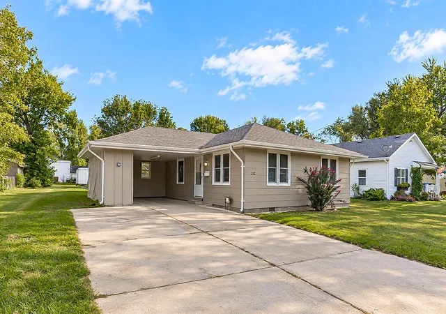 Single family home for sale at 312 W Pine St, Butler, MO 64730 | MLS# 2646231