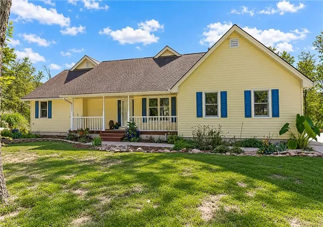 Photo 1 of Single family home for sale at 7955 NW Bridle Parc Ln, Kansas City, MO 64152 | MLS# 2646233 | Listing updated on 2026-10-10