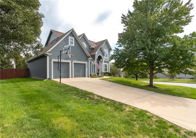Photo 1 of Single family home for sale at 5831 Theden St, Shawnee, KS 66218 | MLS# 2646235 | Listing updated on 2026-10-27