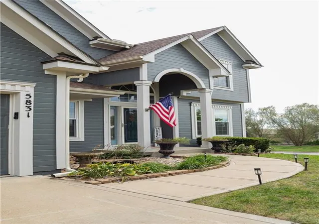 Photo 3 of Single family home for sale at 5831 Theden St, Shawnee, KS 66218 | MLS# 2646235 | Listing updated on 2026-10-27