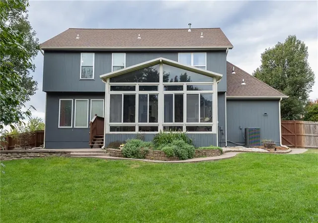 Photo 4 of Single family home for sale at 5831 Theden St, Shawnee, KS 66218 | MLS# 2646235 | Listing updated on 2026-10-27