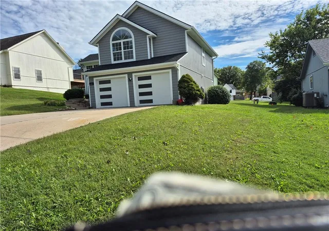 Photo 2 of Single family home for sale at 3809 Bernard Powell Dr, Kansas City, MO 64127 | MLS# 2646237 | Listing updated on 2026-10-22