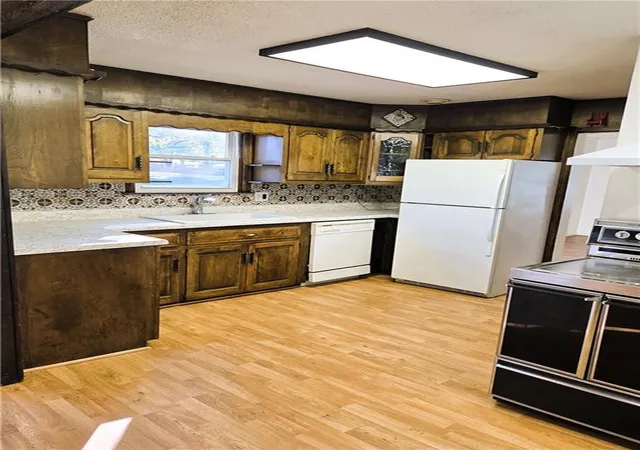 Photo 4 of Single family home for sale at 1725 James Downey Rd, Independence, MO 64057 | MLS# 2646243 | Listing updated on 2026-10-28