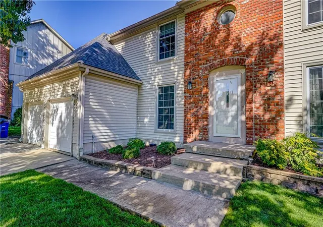Photo 3 of Single family home for sale at 9208 Swarner Dr, Lenexa, KS 66219 | MLS# 2646245 | Listing updated on 2026-10-09