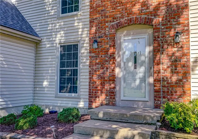 Photo 4 of Single family home for sale at 9208 Swarner Dr, Lenexa, KS 66219 | MLS# 2646245 | Listing updated on 2026-10-09