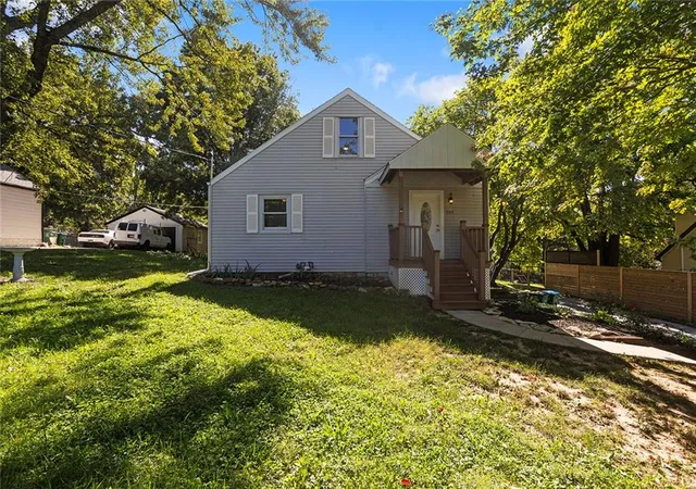 Photo 1 of Single family home for sale at 705 Ne Lindberg Dr, Kansas City, MO 64118 | MLS# 2646248 | Listing updated on 2026-10-18