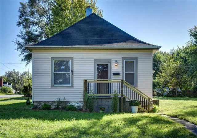 Photo 3 of Single family home for sale at 125 N Overton Ave, Independence, MO 64053 | MLS# 2646256 | Listing updated on 2026-10-09