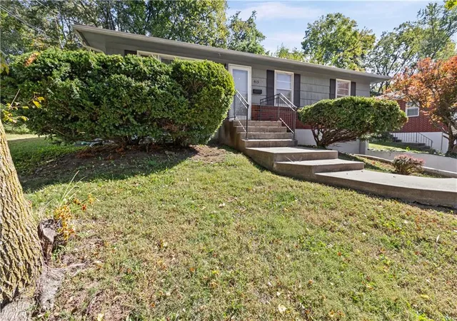 Photo 3 of Single family home for sale at 413 Maple St, Liberty, MO 64068 | MLS# 2646258 | Listing updated on 2026-10-10