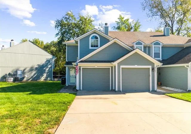 Photo 2 of Condo for sale at 6067 Ne Moonstone Dr, Lees Summit, MO 64064 | MLS# 2646259 | Listing updated on 2026-10-13