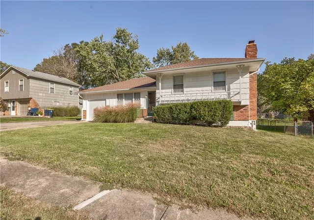 Single family home for sale at 8006 E 89th Street, Kansas City, MO 64138 | MLS# 2646261