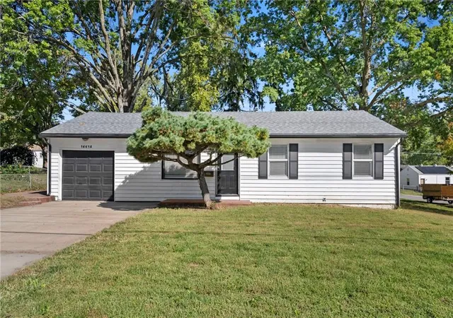 Photo 1 of Single family home for sale at 16618 E Salisbury Rd, Independence, MO 64056 | MLS# 2646264 | Listing updated on 2026-10-09