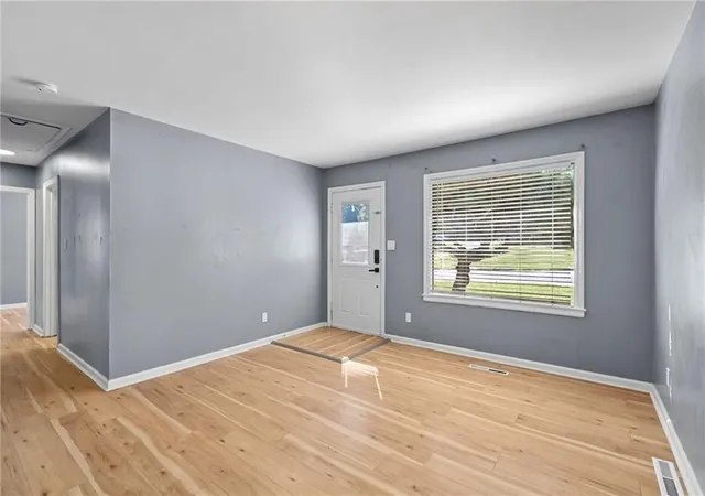 Photo 4 of Single family home for sale at 16618 E Salisbury Rd, Independence, MO 64056 | MLS# 2646264 | Listing updated on 2026-10-09