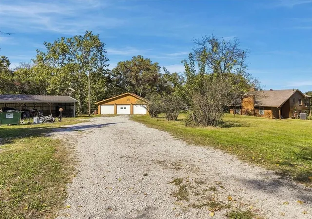 Photo 3 of Single family home for sale at 35240 W 123rd Street, Rayville, MO 64084 | MLS# 2646266 | Listing updated on 2026-10-10