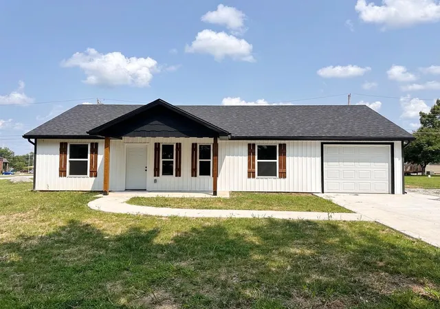 Photo 1 of Single family home for sale at 108 W Barrett Ave, Walker, MO 64790 | MLS# 2646268 | Listing updated on 2026-10-09