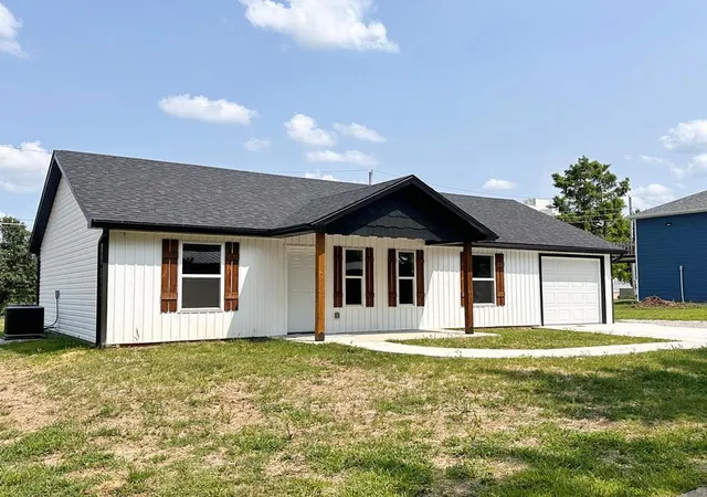 Photo 2 of Single family home for sale at 108 W Barrett Ave, Walker, MO 64790 | MLS# 2646268 | Listing updated on 2026-10-09