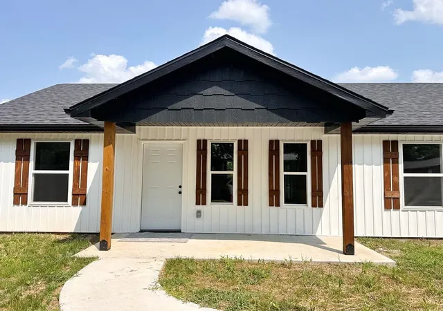 Photo 4 of Single family home for sale at 108 W Barrett Ave, Walker, MO 64790 | MLS# 2646268 | Listing updated on 2026-10-09