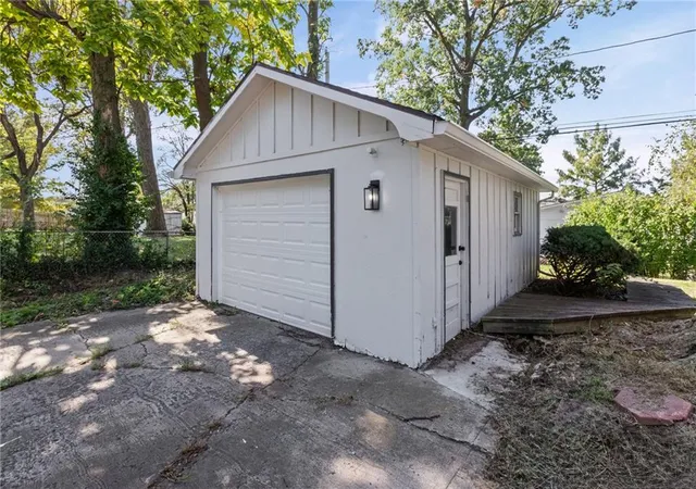 Photo 26 of Single family home for sale at 6912 N Harrison St, Kansas City, MO 64118 | MLS# 2646271 | Listing updated on 2026-10-10