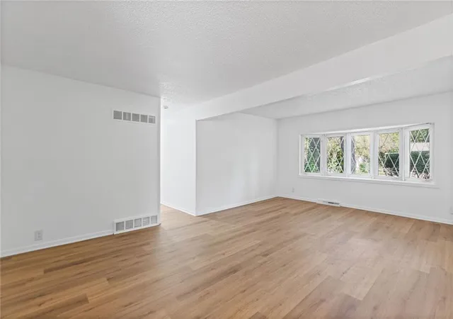 Photo 4 of Single family home for sale at 6912 N Harrison St, Kansas City, MO 64118 | MLS# 2646271 | Listing updated on 2026-10-10