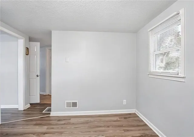 Photo 3 of Single family home for sale at Blue Ridge Ter, Independence, MO 64052 | MLS# 2646272 | Listing updated on 2026-10-15