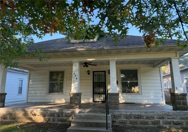 Photo 4 of Single family home for sale at 306 S Andrick St, Fort Scott, KS 66701 | MLS# 2646279 | Listing updated on 2026-10-09