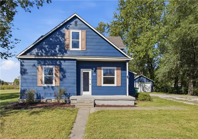 Photo 1 of Single family home for sale at 204 W Nelson St, Edgerton, KS 66021 | MLS# 2646286 | Listing updated on 2026-10-10