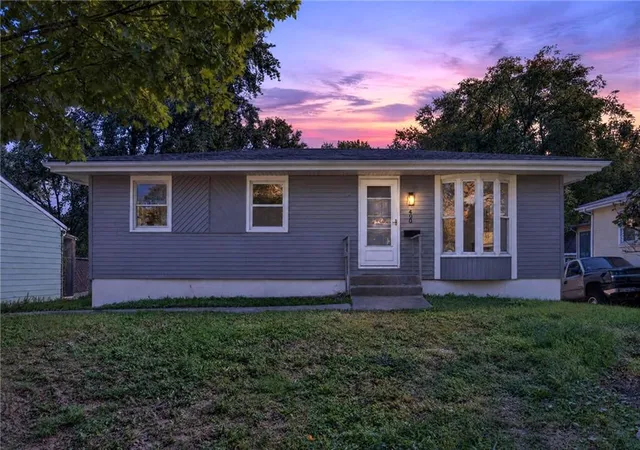 Photo 1 of Single family home for sale at 4909 N Manchester Ave, Kansas City, MO 64119 | MLS# 2646289 | Listing updated on 2026-10-10
