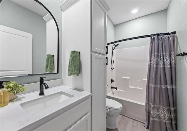 Photo 3 of Single family home for sale at 503 Heritage Dr, Baldwin City, KS 66006 | MLS# 2646294 | Listing updated on 2026-10-09
