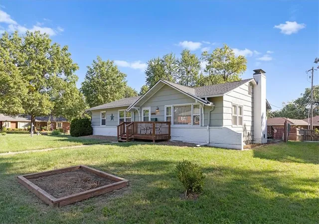Photo 3 of Single family home for sale at 1606 Ne 68th Place, Kansas City, MO 64118 | MLS# 2646302 | Listing updated on 2026-10-08