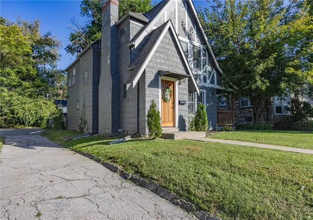 Single family home for sale at 7411 Forest Ave, Kansas City, MO 64131 | MLS# 2646306