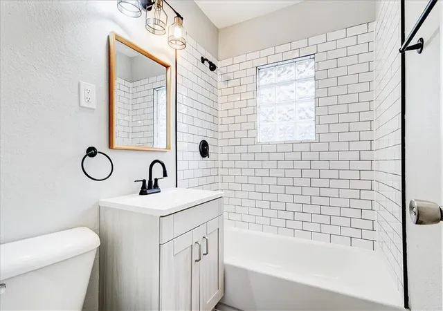 Photo 18 of Single family home for sale at 6015 Park Ave, Kansas City, MO 64130 | MLS# 2646308 | Listing updated on 2026-10-10