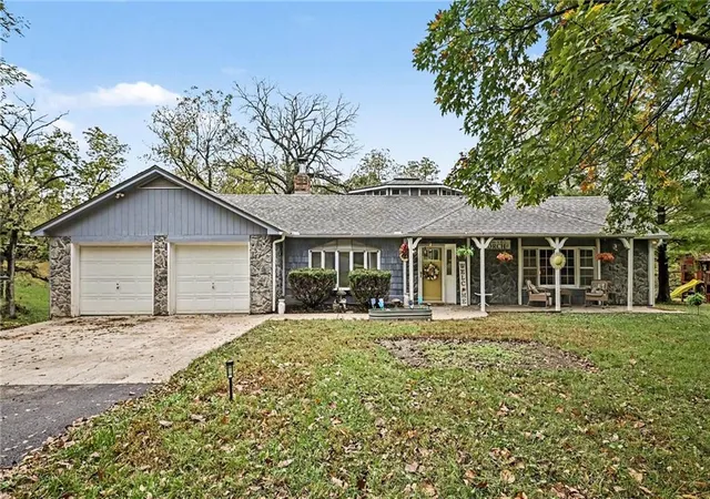 Photo 2 of Single family home for sale at 14900 E Kentucky Rd, Independence, MO 64050 | MLS# 2646309 | Listing updated on 2026-10-21