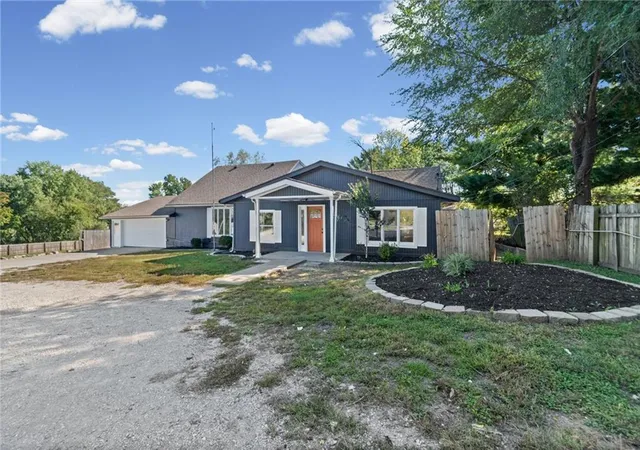 Single family home for sale at 3101 56th Terrace, Kansas City, MO 64119 | MLS# 2646312