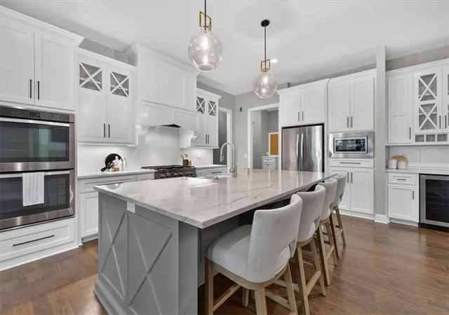 Photo 4 of Single family home for sale at 5008 W 141st Terrace, Overland Park, KS 66224 | MLS# 2646317 | Listing updated on 2026-10-27