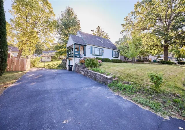 Photo 2 of Single family home for sale at 3119 S 9th Place, Kansas City, KS 66103 | MLS# 2646320 | Listing updated on 2026-10-09