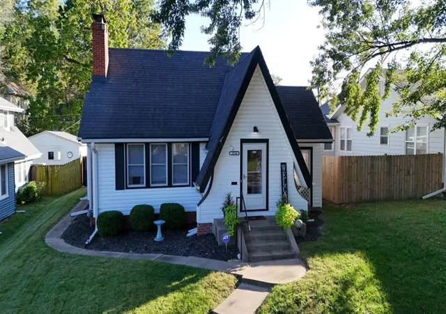 Single family home for sale at 2814 Renick St, Saint Joseph, MO 64507 | MLS# 2646321